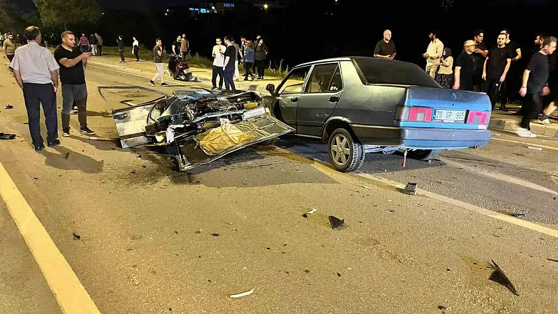 Lüks araçla çarpışan Tofaş ikiye bölündü