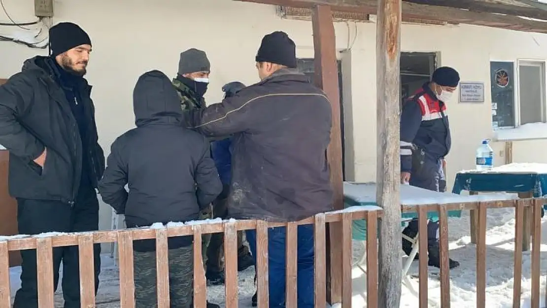 Mağaraya sığınıp tipide hayatta kaldılar...8 maceraperestin 3 günlük kar esareti
