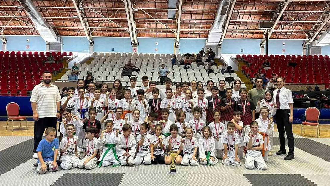 Manisa BBSK karate takımı il şampiyonu oldu