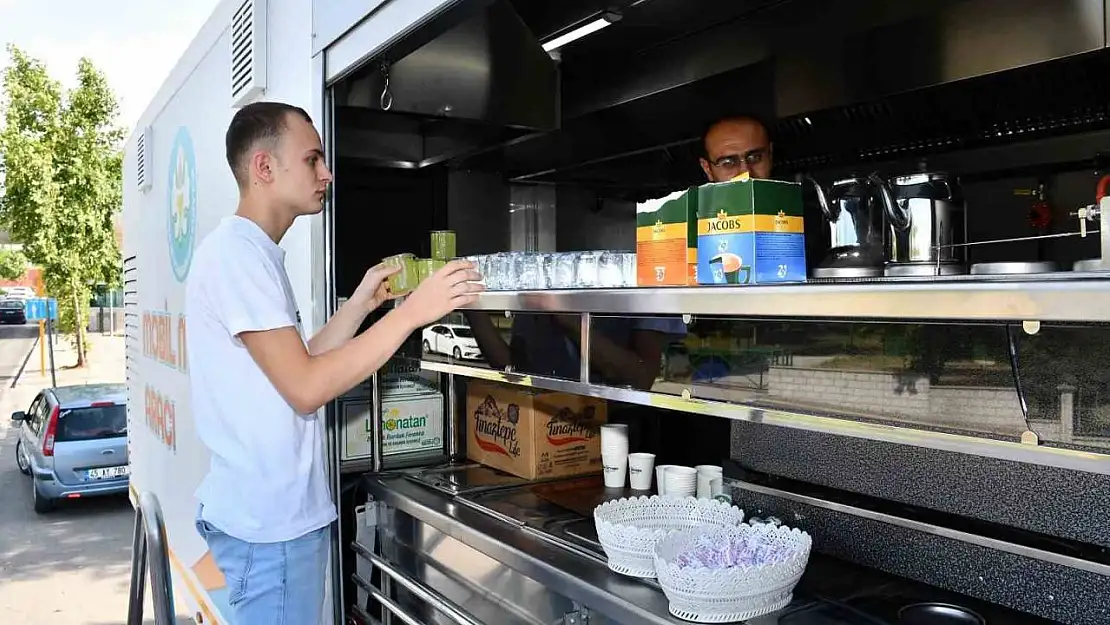 Manisa Büyükşehir öğrencileri yalnız bırakmadı