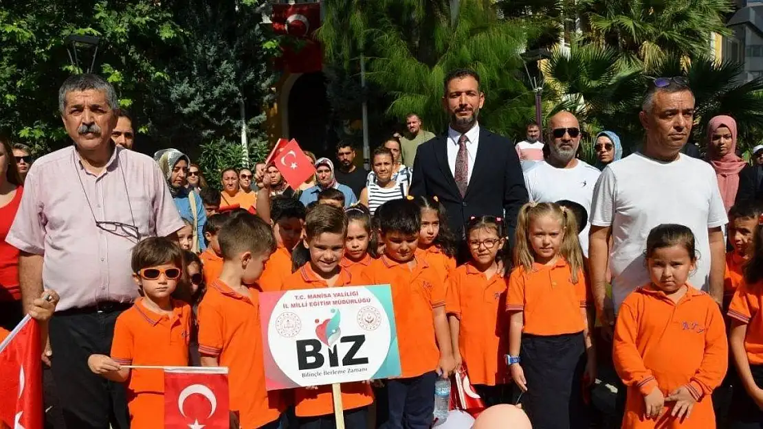 Manisa'da 'Mini Mini Birler Alayı'