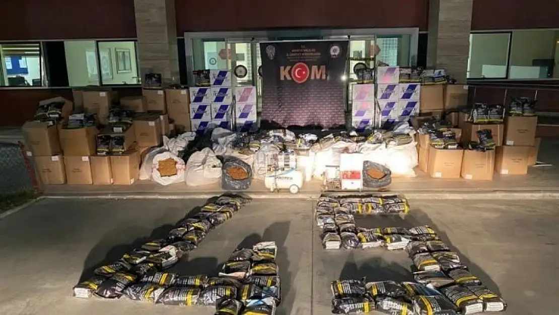Manisa'da 1 tondan fazla kaçak tütün ele geçirildi