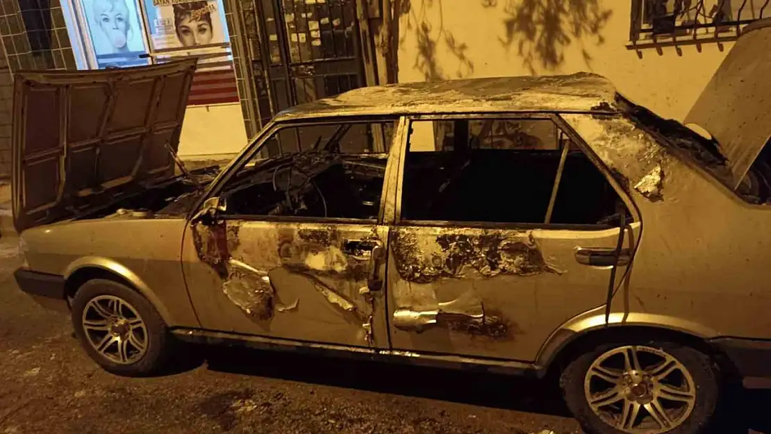 Manisa'da 13 araca zarar veren şahıs hastaneye yatırıldı