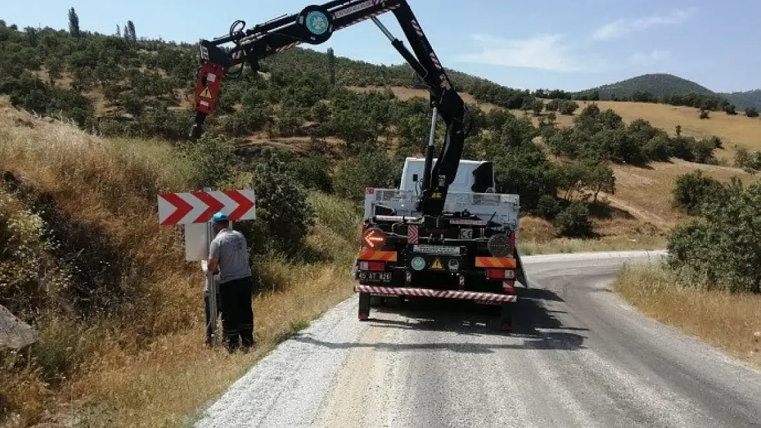 Manisa'da bin 823 kilometrelik yolda trafik levha çalışmaları tamamlandı