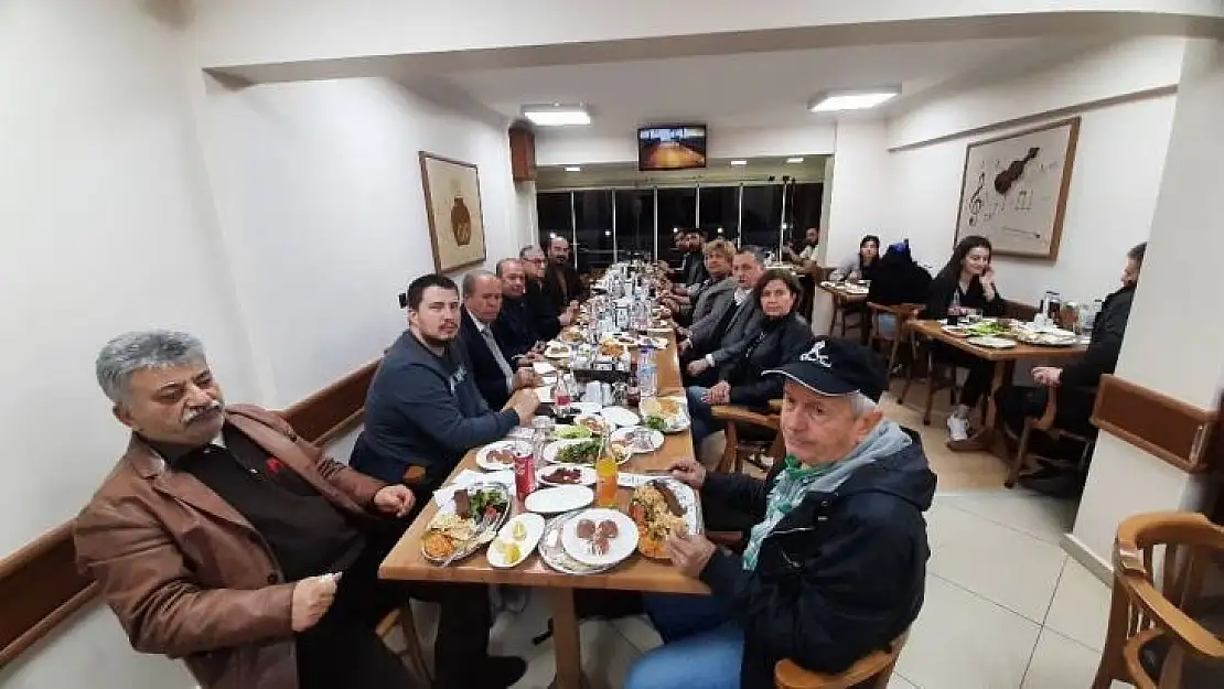 Manisa'da CHP basın mensuplarıyla buluştu