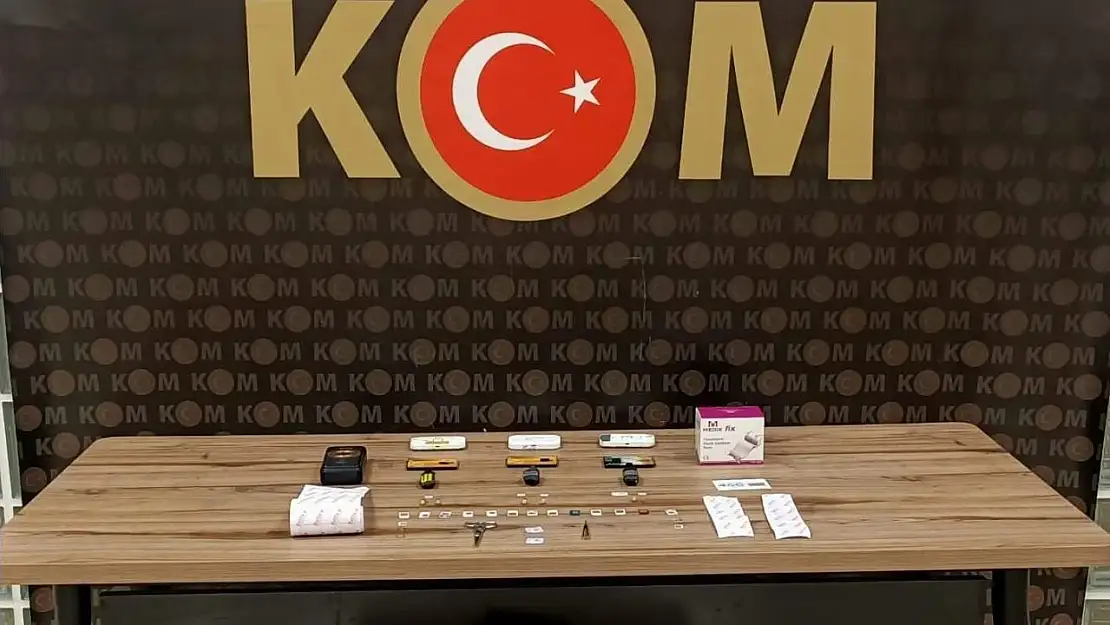 Manisa'da kopya düzeneğine 3 tutuklama