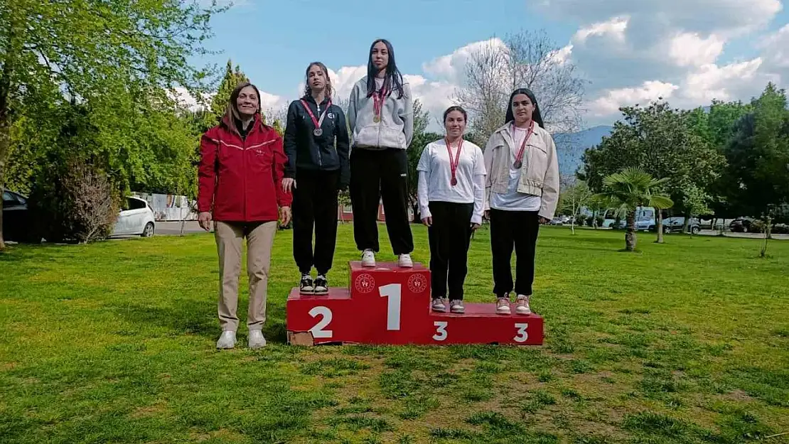 Manisa'da okul sporları okçuluk müsabakaları sona erdi