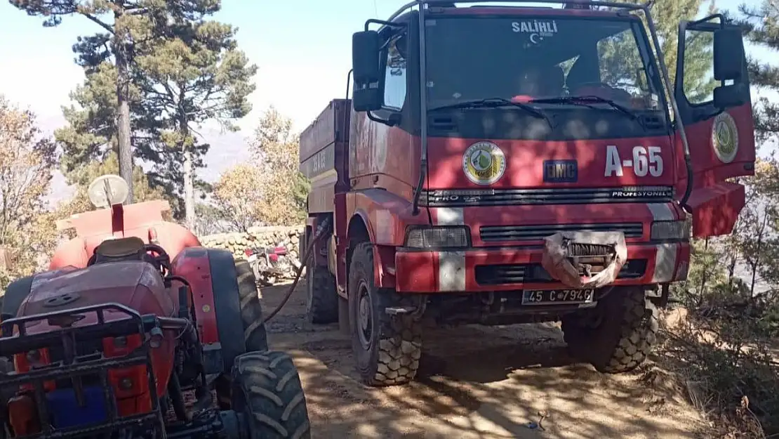 Manisa'da ormanlık alanda çıkan yangın söndürüldü