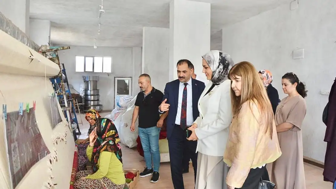 Manisa'daki fabrikalarda kadın istihdamı artsın diye çalışıyorlar