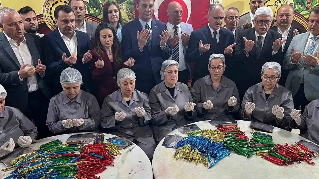 Manisa'dan 485 yıldır şifa dağıtan mesirin duası yapıldı