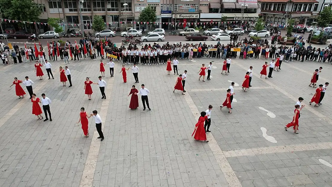 Manisa ilçelerinde 19 Mayıs kutlamaları