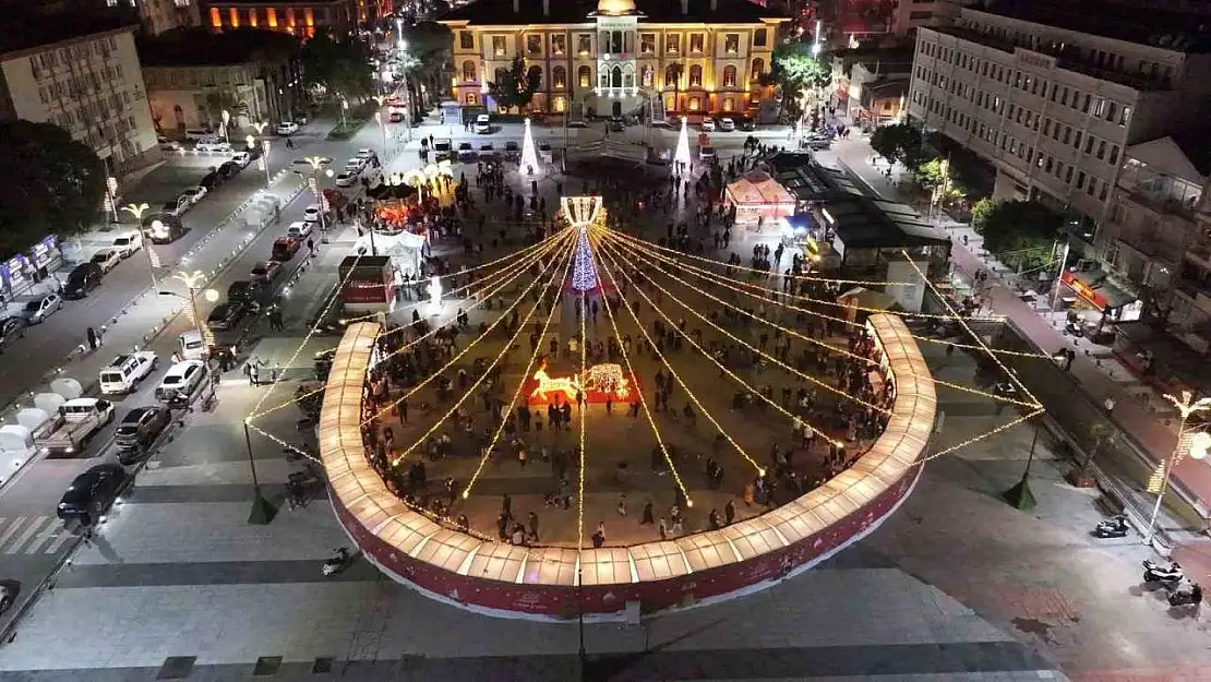 Manisa ışıl ışıl caddeleriyle yeni yıla hazır