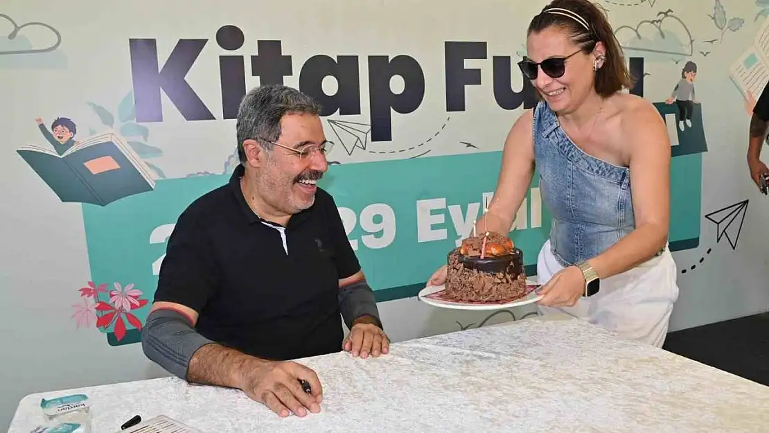 Manisa Kitap Fuarı ünlü yazarlarla final yaptı