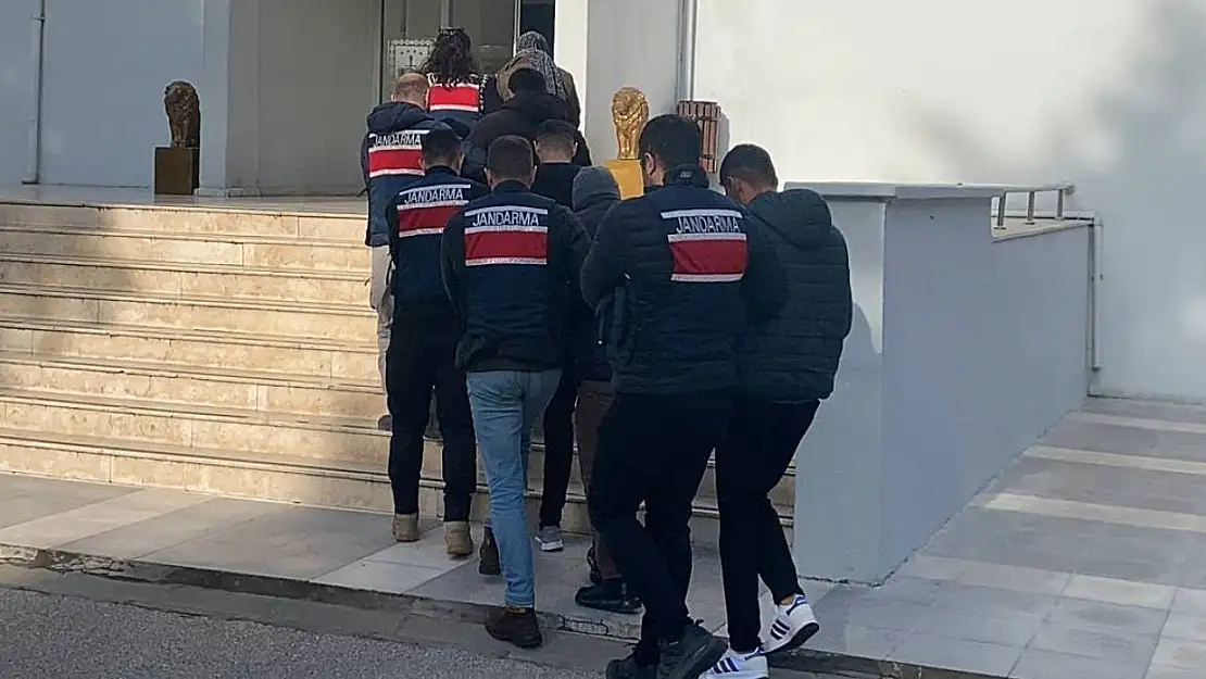 Manisa'nın 3 ilçesinde PKK-KCK operasyonu: 6 gözaltı