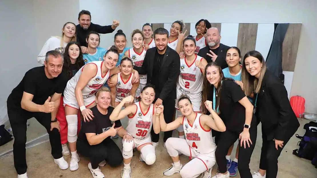 Manisa'nın tek kadın basketbol takımının rakibi Mersin ekibi