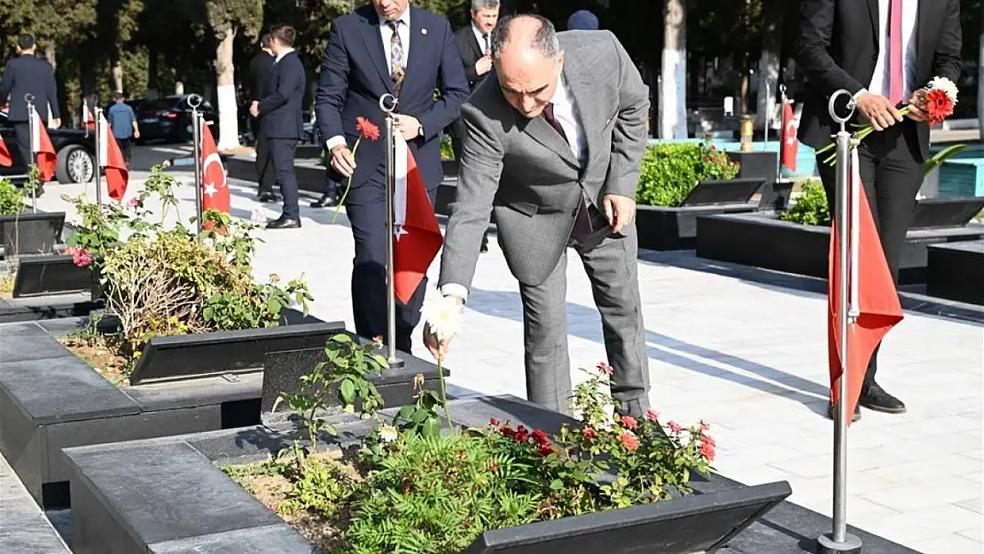 Manisa Valisi Vahdettin Özkan çalışmalara hızlı başladı