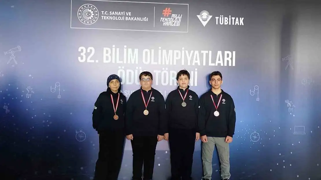 Manisalı öğrencilerden Bilim Olimpiyatlarında 1 gümüş 3 bronz madalya