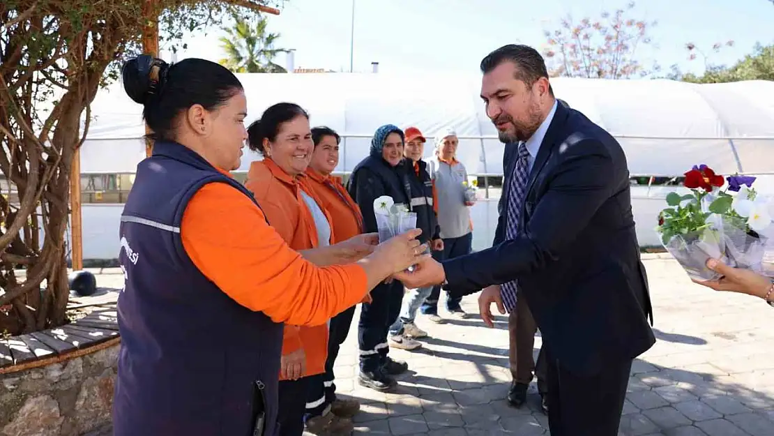 Marmaris Belediyesi'nde kadın personele 8 Mart jesti