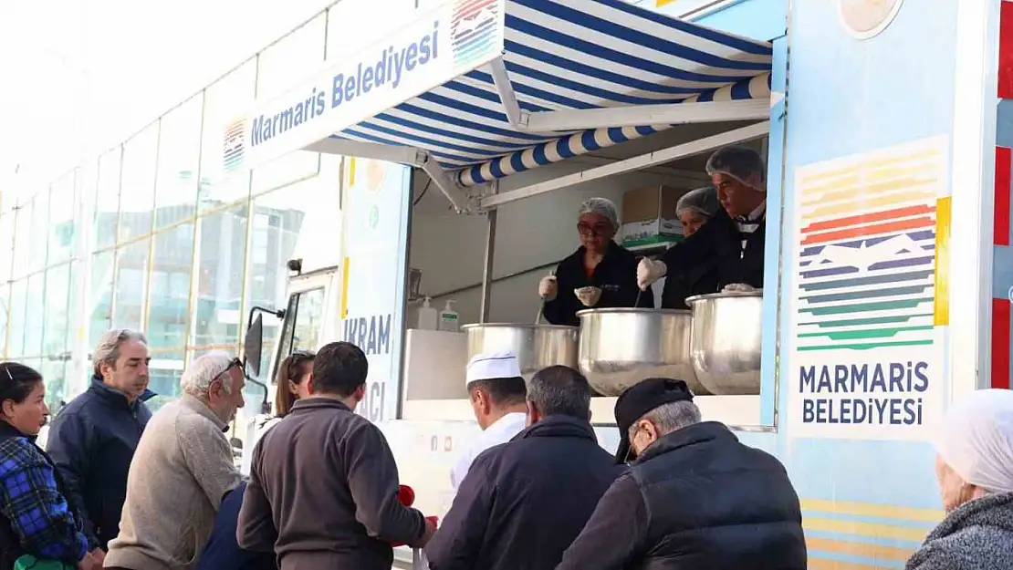 Marmaris Belediyesi'nden her gün 3 çeşit iftarlık