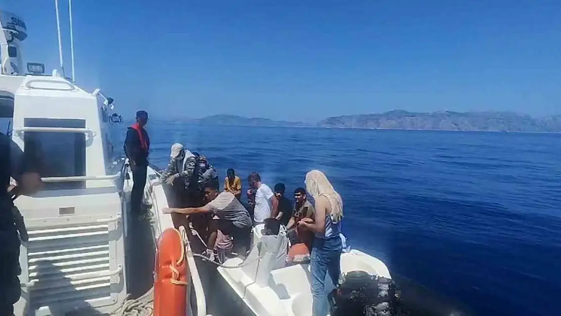 Marmaris'te 19 düzensiz göçmen kurtarıldı