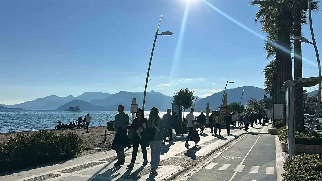 Marmaris'te güneş yüzünü gösterdi, sahiller hareketlendi