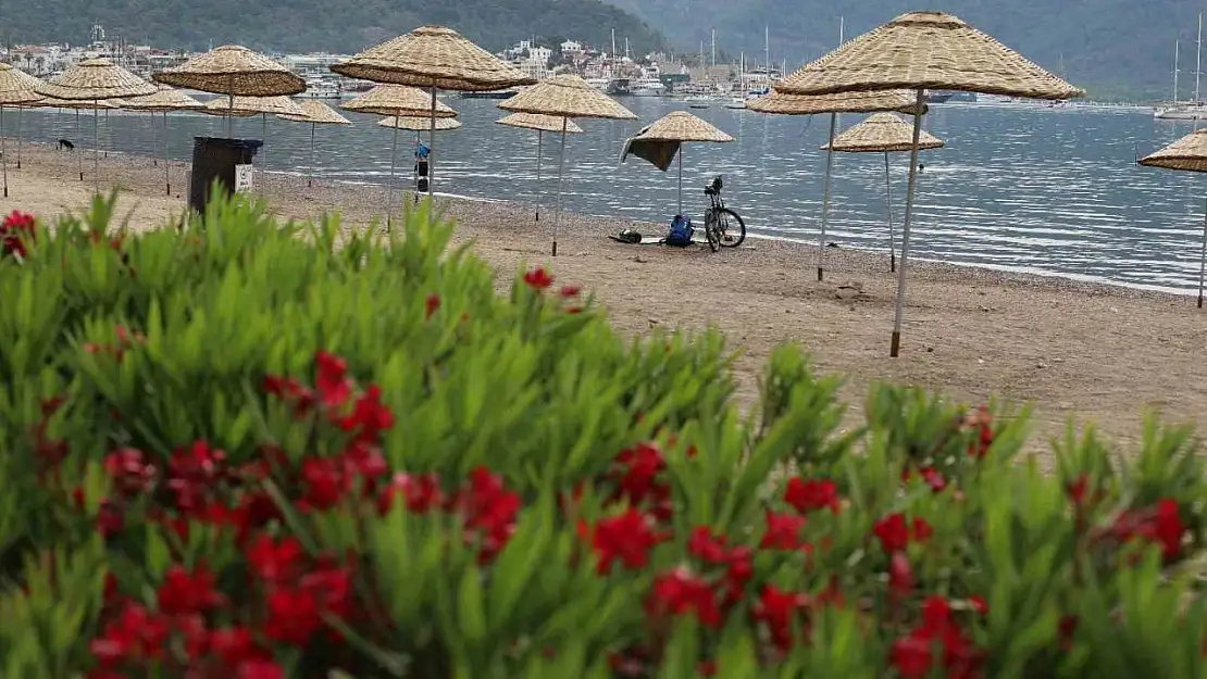 Marmaris'te halk plajları yaza hazırlanıyor