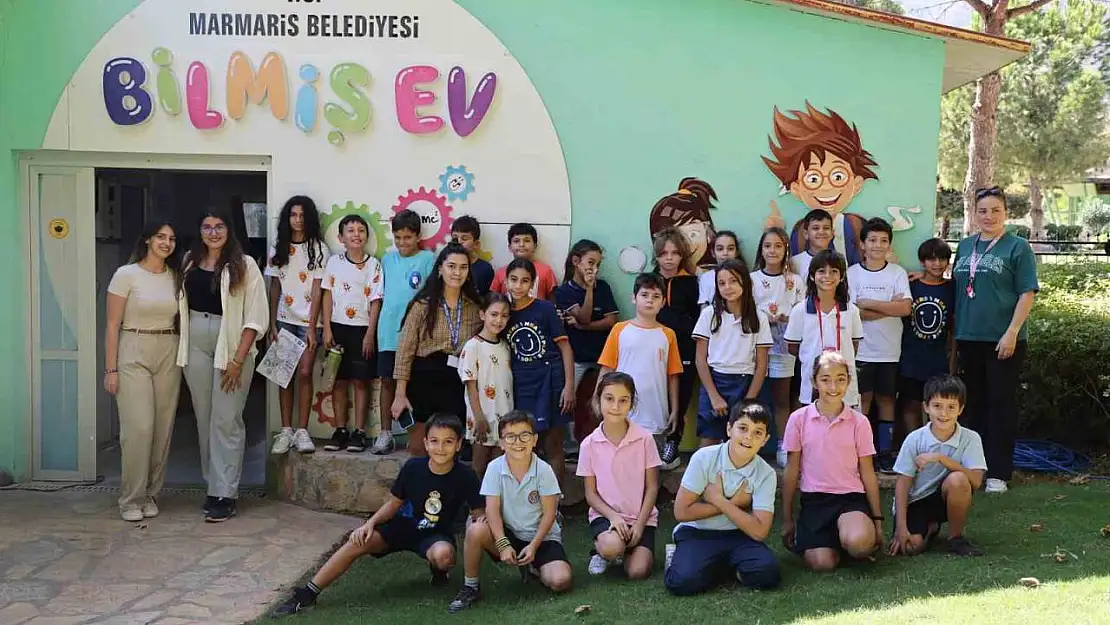 Marmaris'te öğrenciler uzayı keşfetti