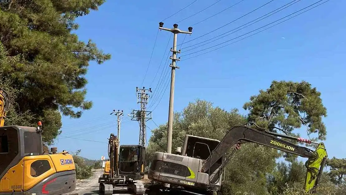 Marmaris'te orman yangınlarına karşı önleyici temizlik çalışmaları sürüyor