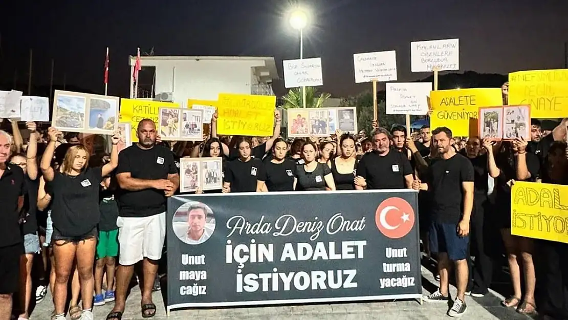 Marmaris'te teknedeki kavgada ölen Arda Deniz Onat için yürüyüş yapıldı