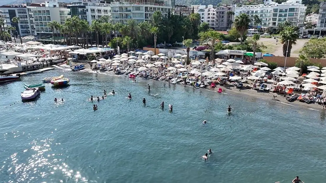 Marmaris'te yaz bitse de turizm sezonu bitmedi