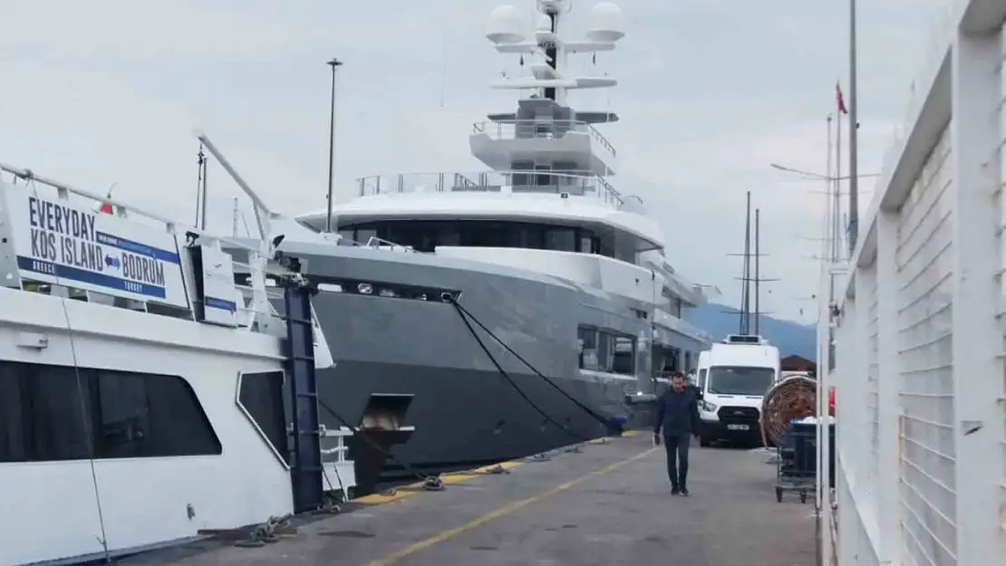 Mega yat 'Cloudbreak' Fethiye'de 135 bin litre yakıt aldı