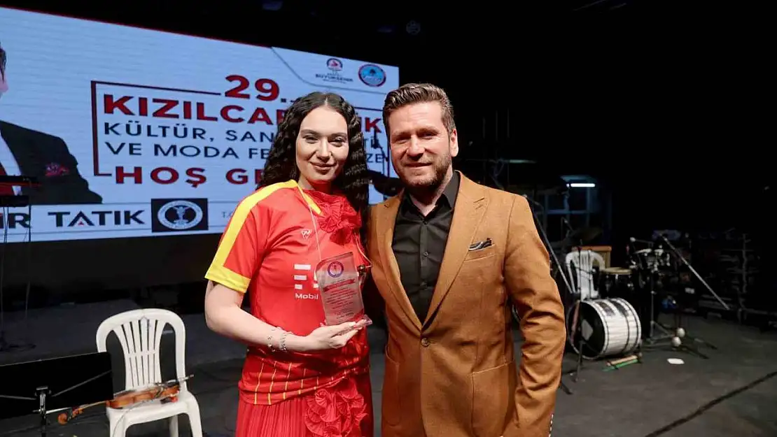 Meltem Leylekoğlu, Tavas'ta hayranlarıyla buluştu