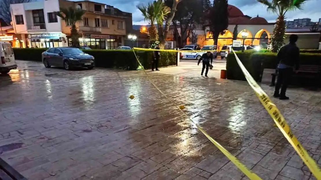 Menemen Belediyesine zorla girmek isteyen eski çalışan etkisiz hale getirildi