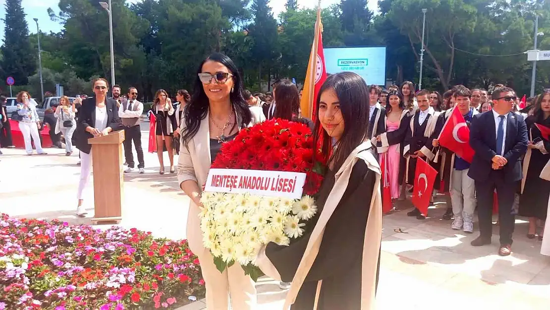 Menteşe Anadolu Lisesi ilk mezunlarını verdi