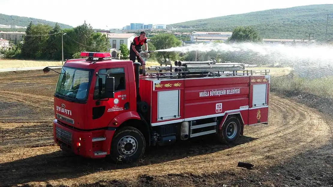 Menteşe'de ot yangını