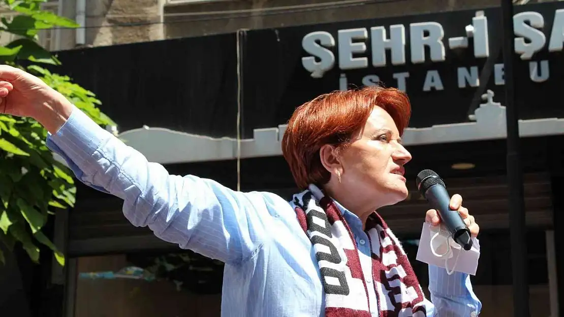 Meral Akşener Bandırma'da esnafı ziyaret etti