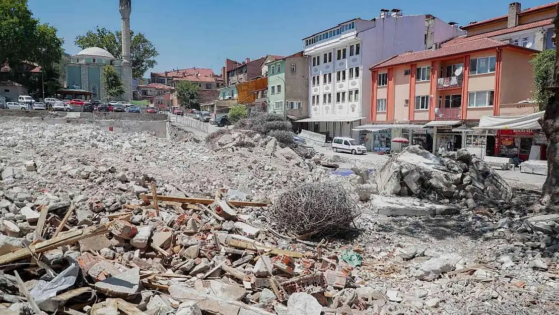 Merkez pazar yerinin yıkımı tamamlandı