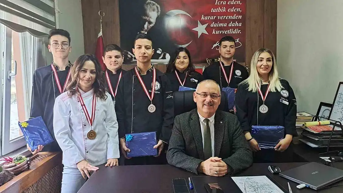 Meslek Lisesi öğrencilerinden gururlandıran başarı