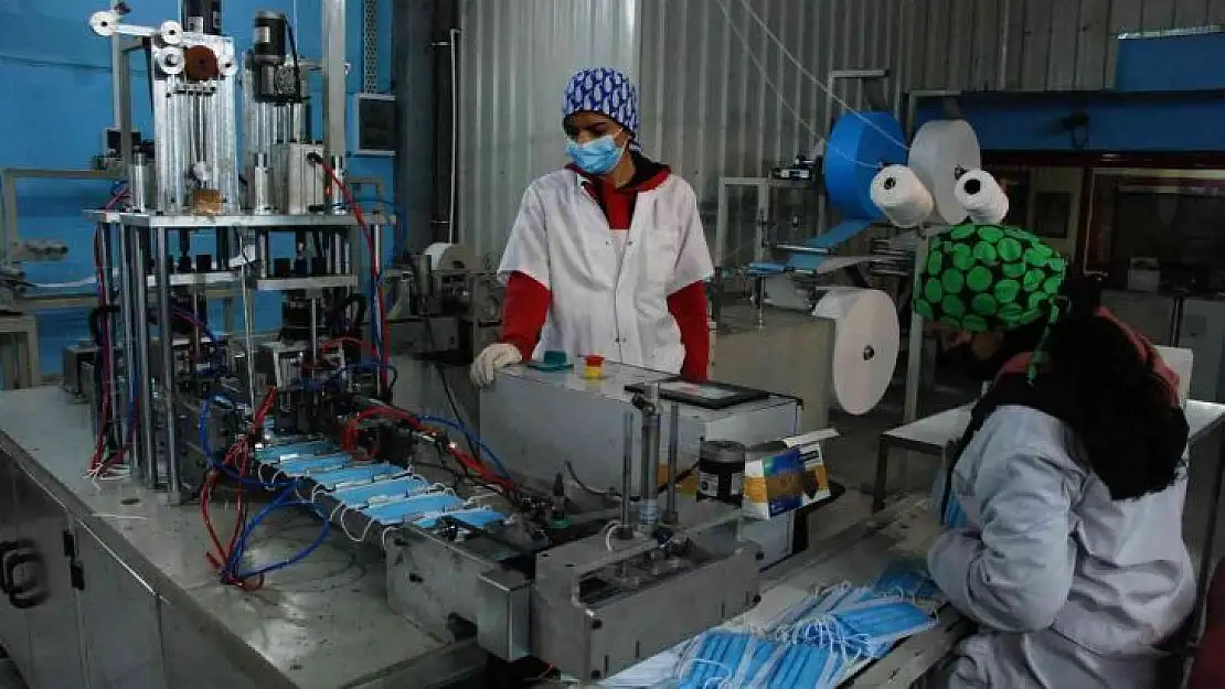 Meslek lisesini maske fabrikasına çevirdiler, 2 yılda 7 milyonluk ciro yaptılar