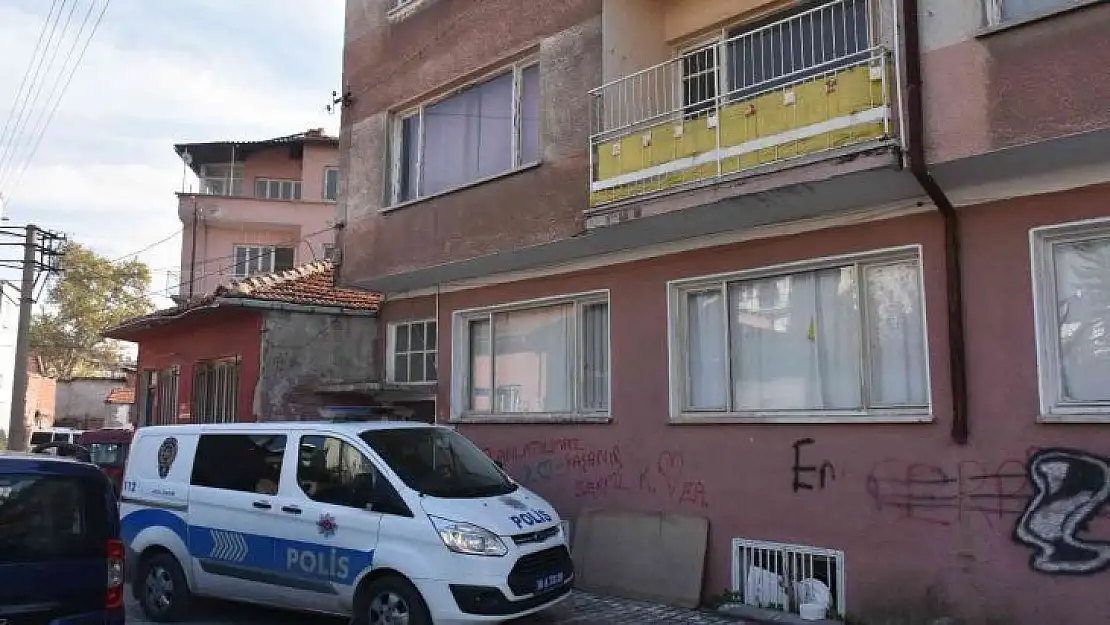 Metruk binada çıkan yangın söndürüldü