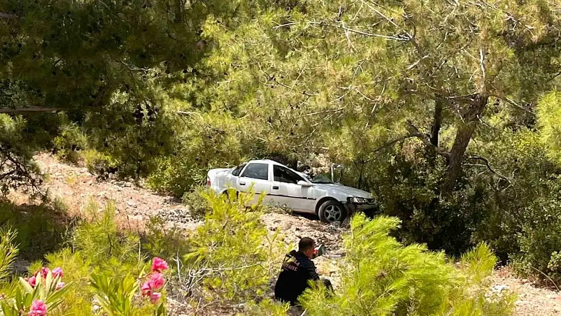 Milas'ta kontrolünü kaybeden otomobil şarampole yuvarlandı: 1 yaralı