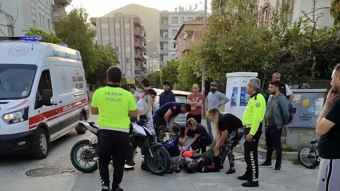Milas'ta motosiklet yayaya çarptı: 2 yaralı