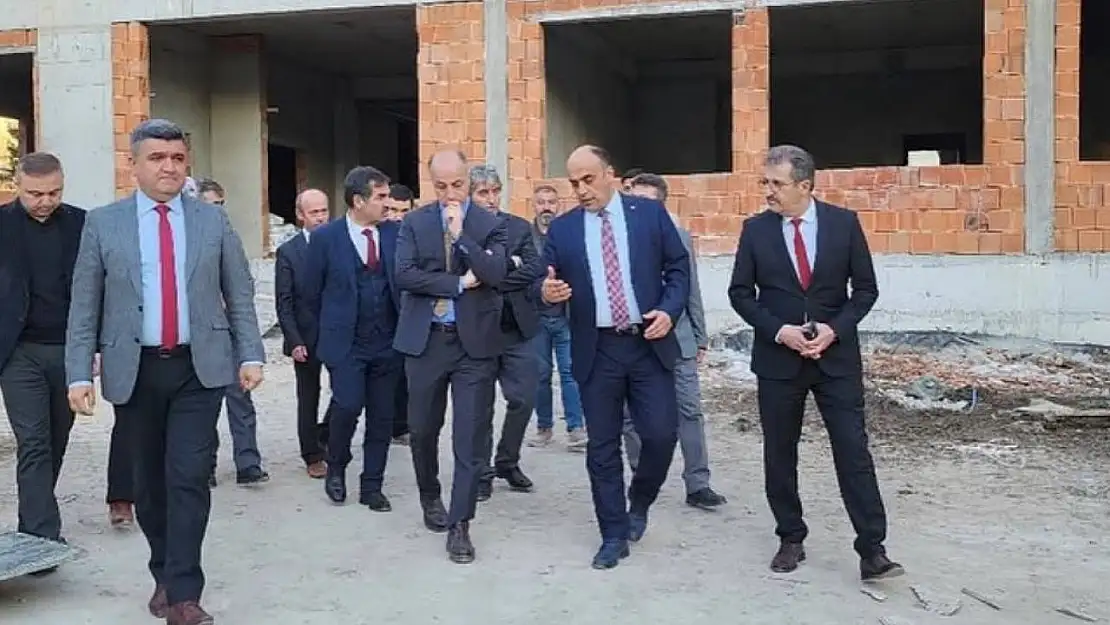 Millî Eğitim Bakanlığı İnşaat ve Emlak Genel Müdürü Özcan Duman Tavşanlı'da incelemelerde bulundu