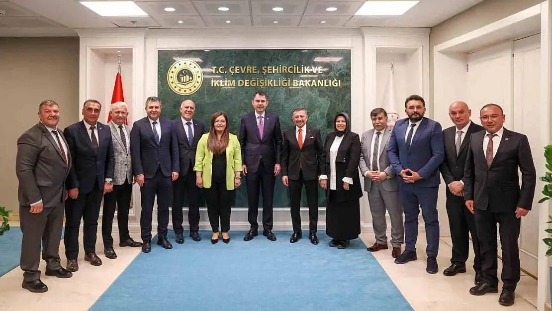 Milletvekili Erbaş ve MHP'li başkanlar bakanlarla görüştü