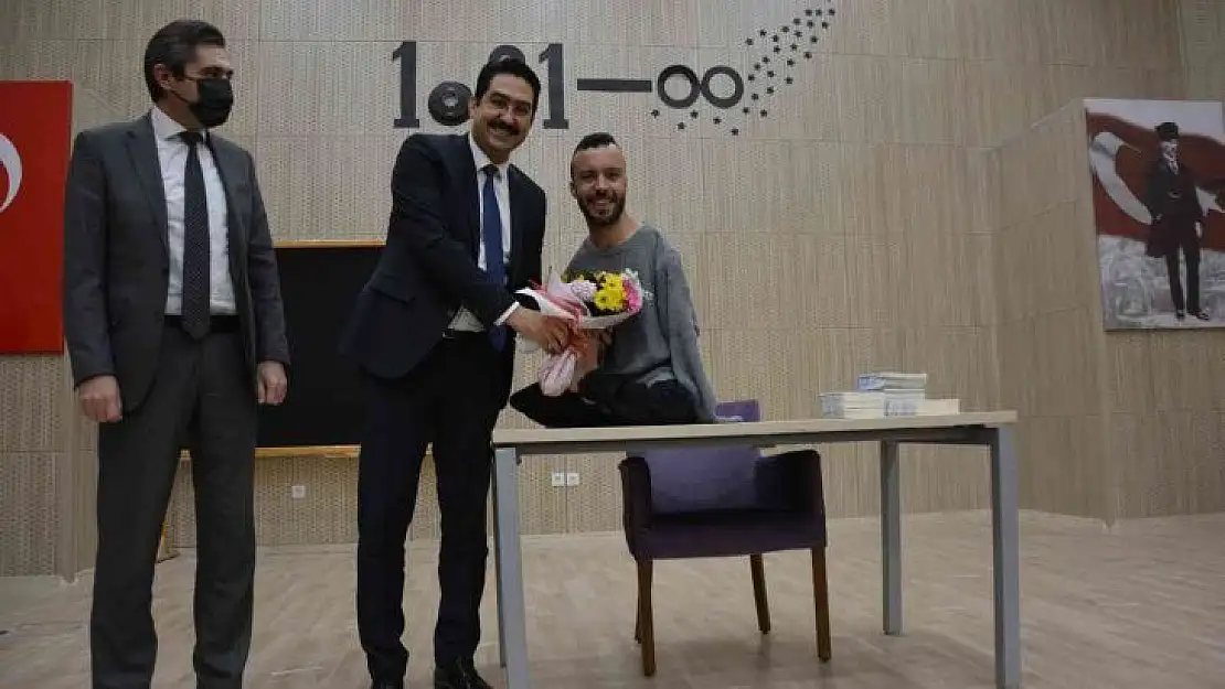 Milli Yüzücü Sefa Yurtkölesi öğrencilerle buluştu