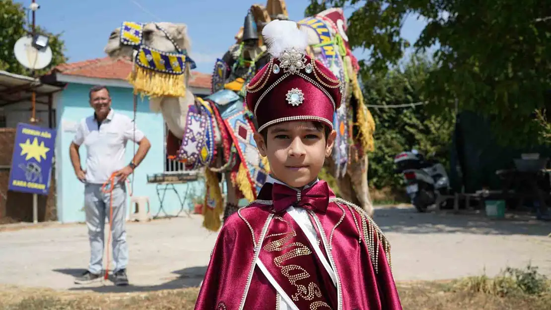 Milyonluk lüks araba ile değil milyonluk güreş devesi ile sünnet konvoyu