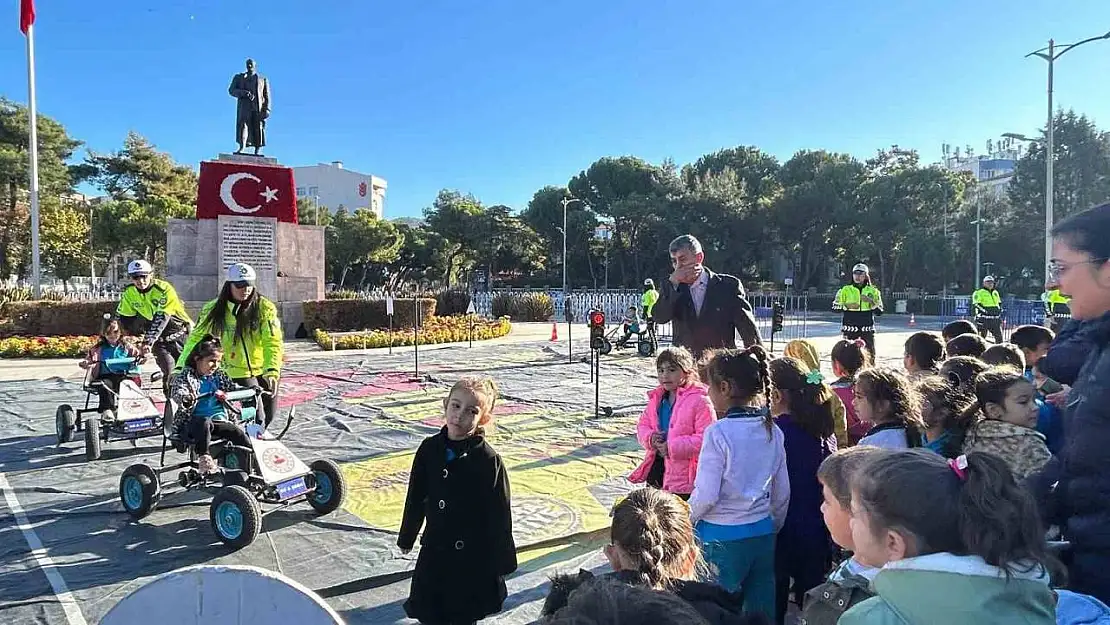 Mobil Trafik Eğitim Tırı Muğla'da öğrencilere trafik bilincini aşılayacak