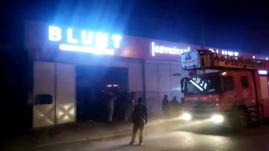 Mobilya malzemeleri imalathanesinde korkutan yangın
