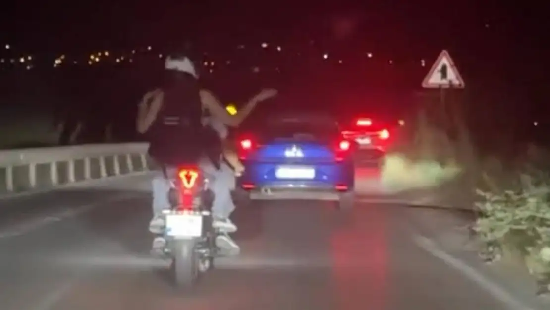 Motosiklet üzerinde dans etti, ne kural tanıdı ne çevredekileri dinledi