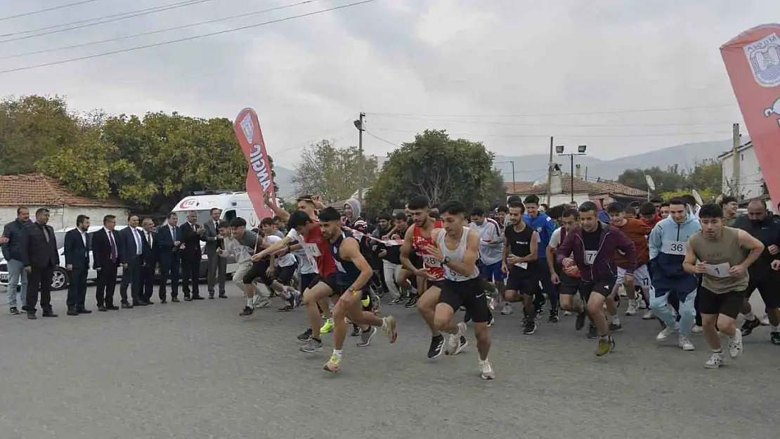 MSKÜ'de Atatürk'e Saygı için koştular